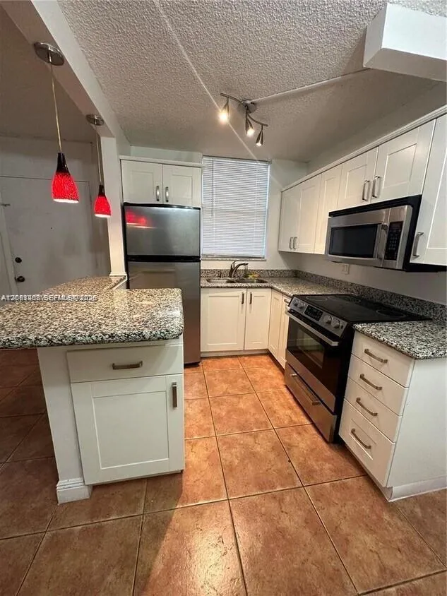 1801 S Treasure Dr #112 North Bay Village, FL 33141