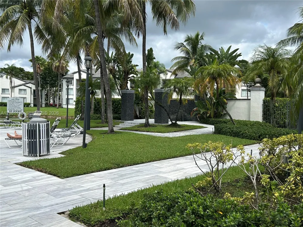 4440 NW 107th Ave #208-7 Doral, FL 33178