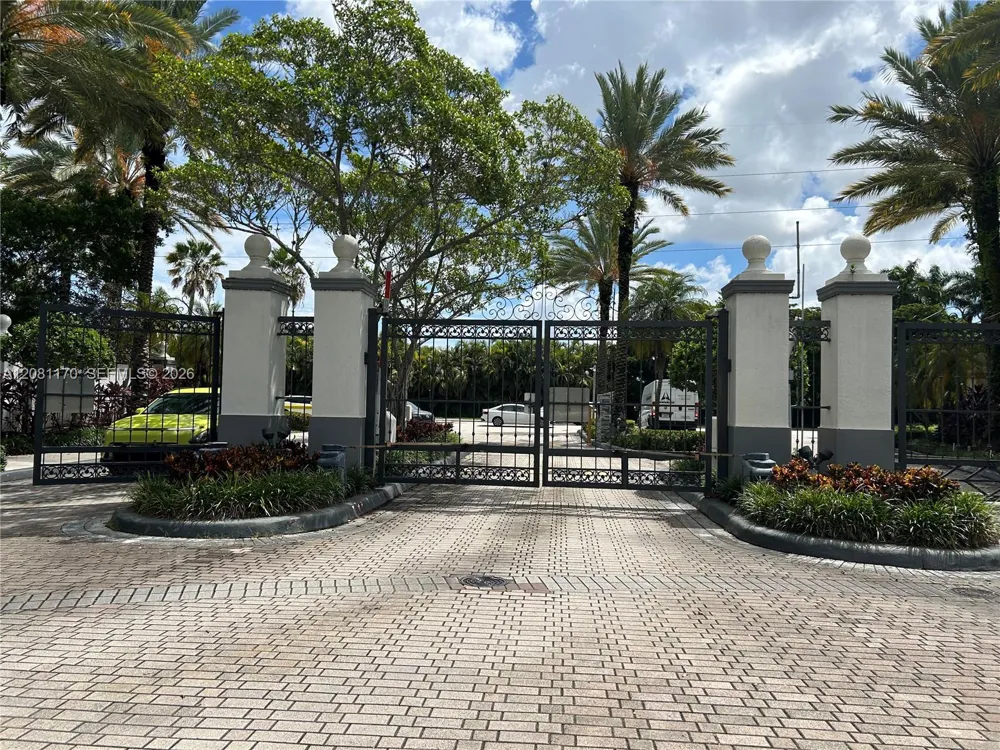 4440 NW 107th Ave #208-7 Doral, FL 33178