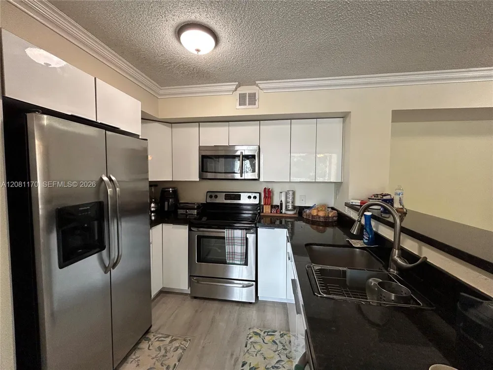 4440 NW 107th Ave #208-7 Doral, FL 33178
