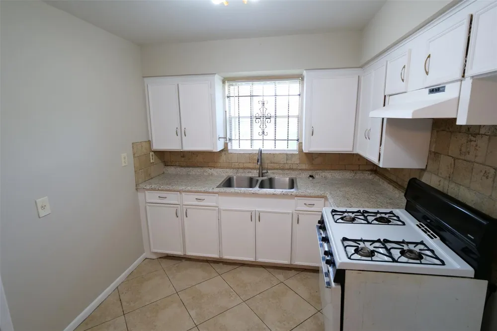 6118 Rietta Street Houston, TX 77016