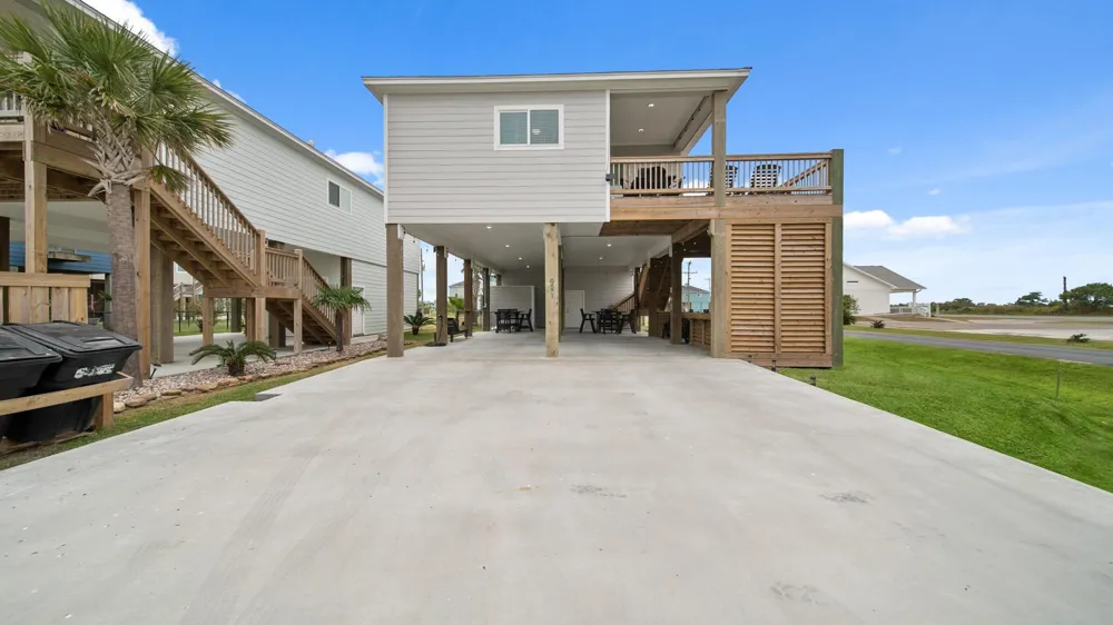 991 Seadrift Drive Port Bolivar, TX 77650