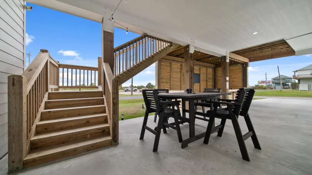 991 Seadrift Drive Port Bolivar, TX 77650
