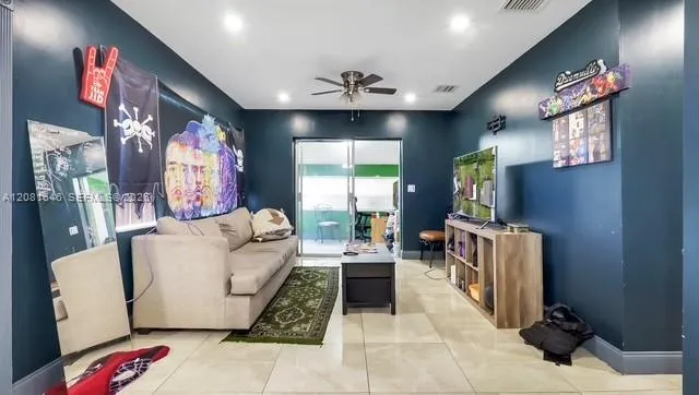 1041 NW 24th Ter Fort Lauderdale, FL 33311