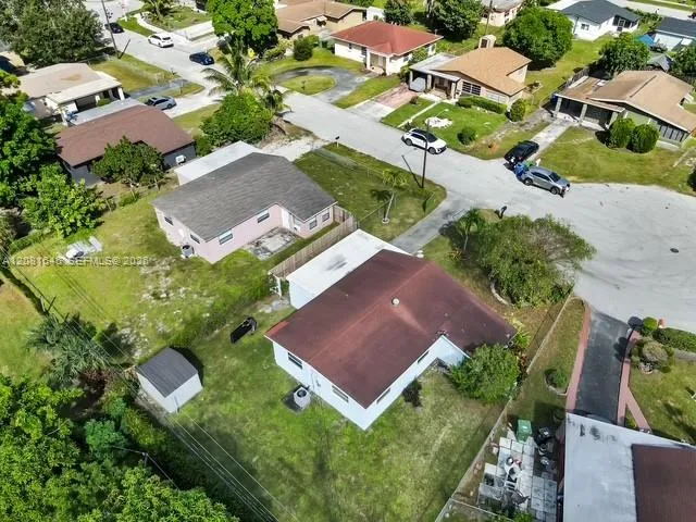 1041 NW 24th Ter Fort Lauderdale, FL 33311