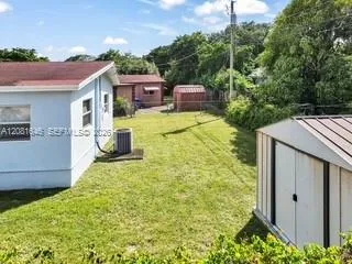 1041 NW 24th Ter Fort Lauderdale, FL 33311
