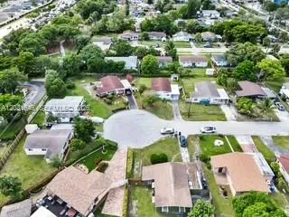 1041 NW 24th Ter Fort Lauderdale, FL 33311