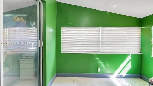 1041 NW 24th Ter Fort Lauderdale, FL 33311