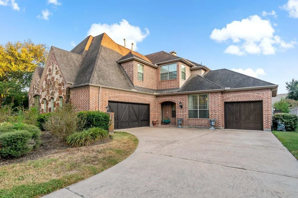 22 Waters Lake Boulevard Missouri City, TX 77459