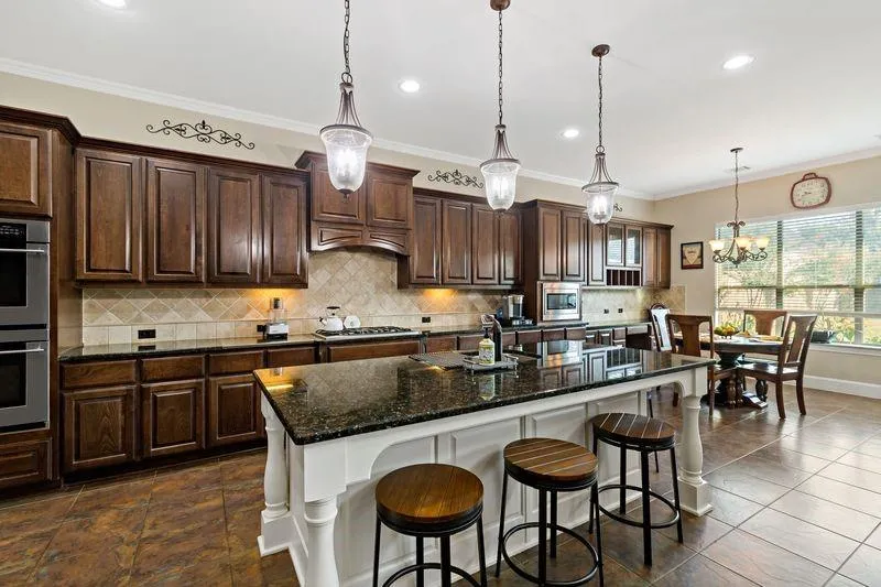 22 Waters Lake Boulevard Missouri City, TX 77459