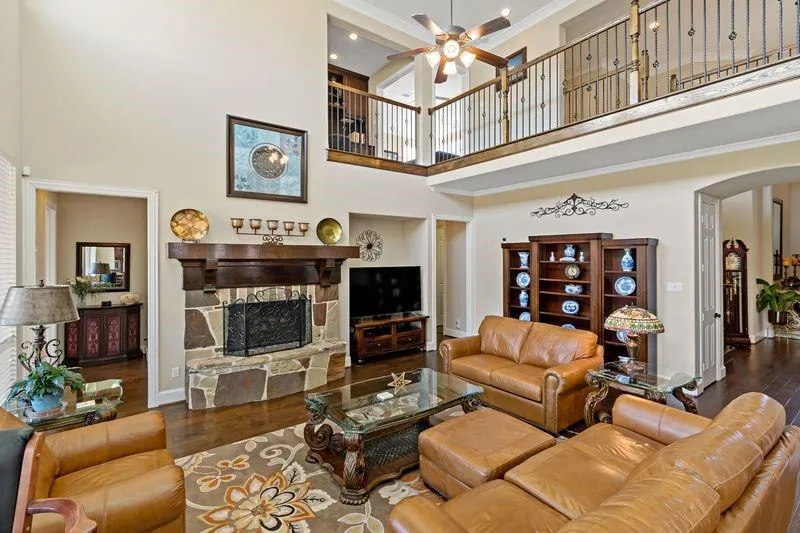 22 Waters Lake Boulevard Missouri City, TX 77459