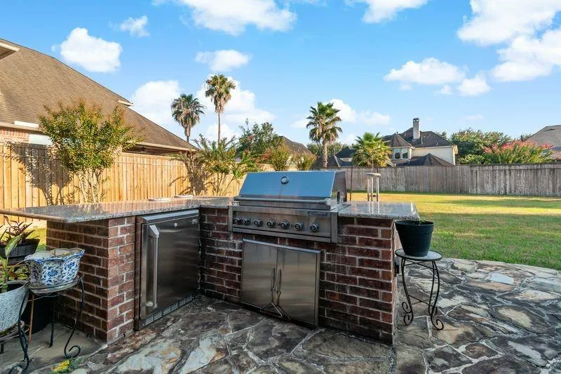 22 Waters Lake Boulevard Missouri City, TX 77459