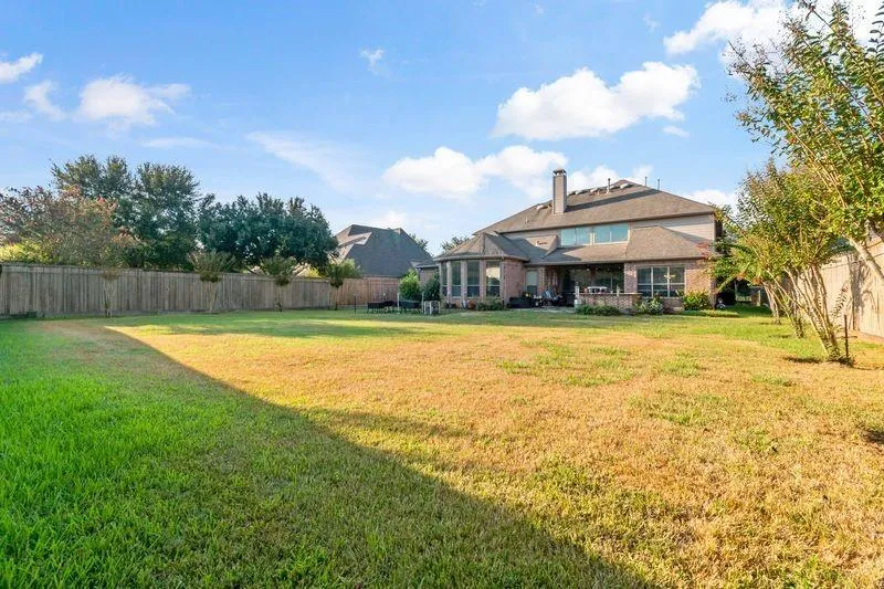 22 Waters Lake Boulevard Missouri City, TX 77459