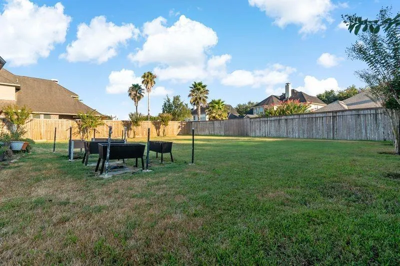 22 Waters Lake Boulevard Missouri City, TX 77459
