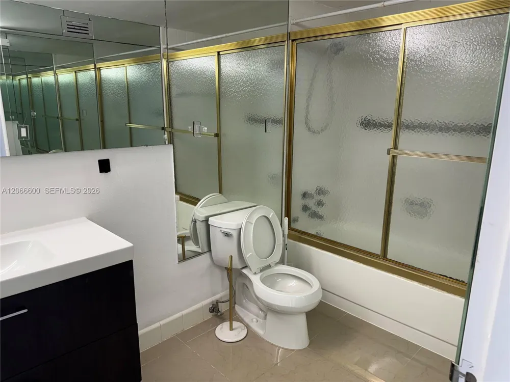 900 Bay Dr #523 Miami Beach, FL 33141