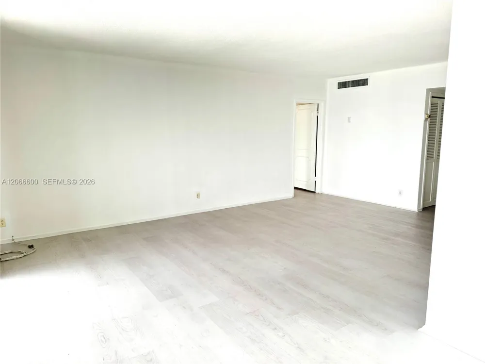900 Bay Dr #523 Miami Beach, FL 33141
