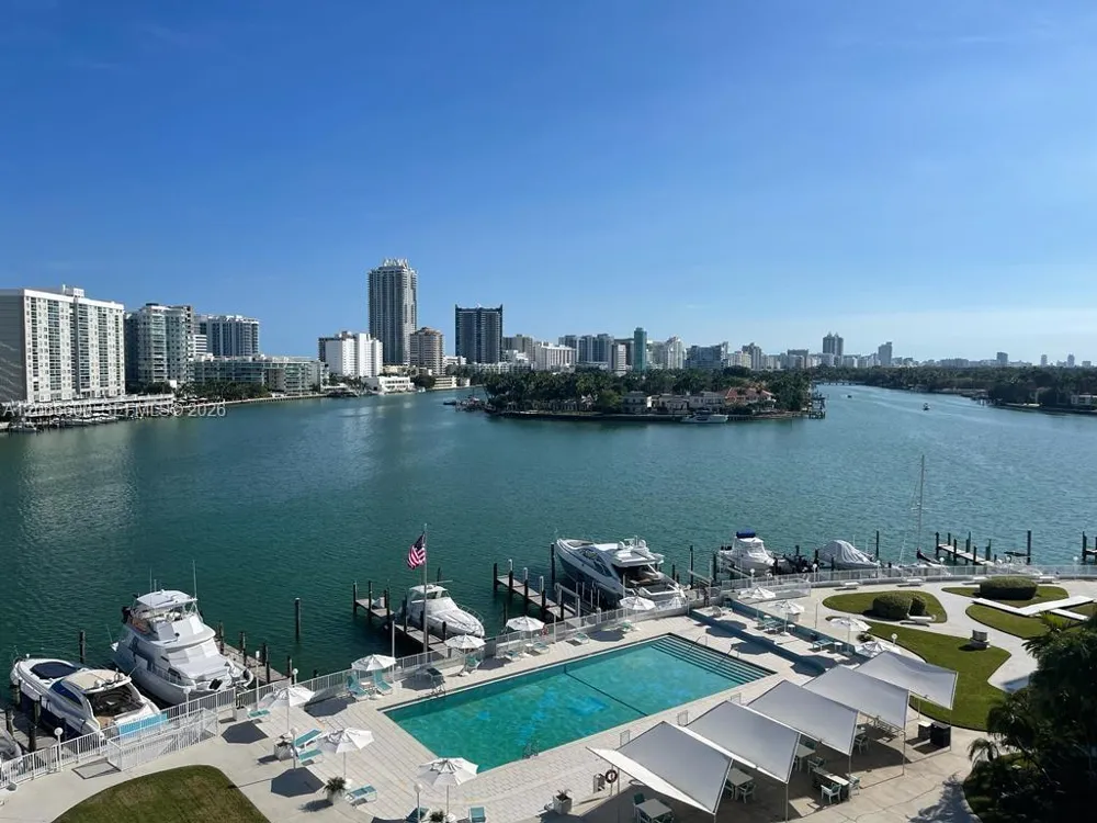 900 Bay Dr #523 Miami Beach, FL 33141