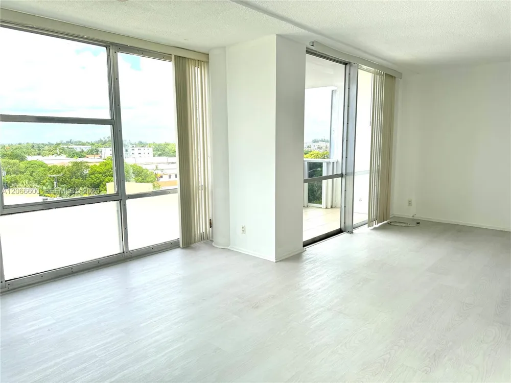 900 Bay Dr #523 Miami Beach, FL 33141