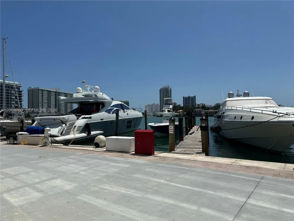 900 Bay Dr #523 Miami Beach, FL 33141