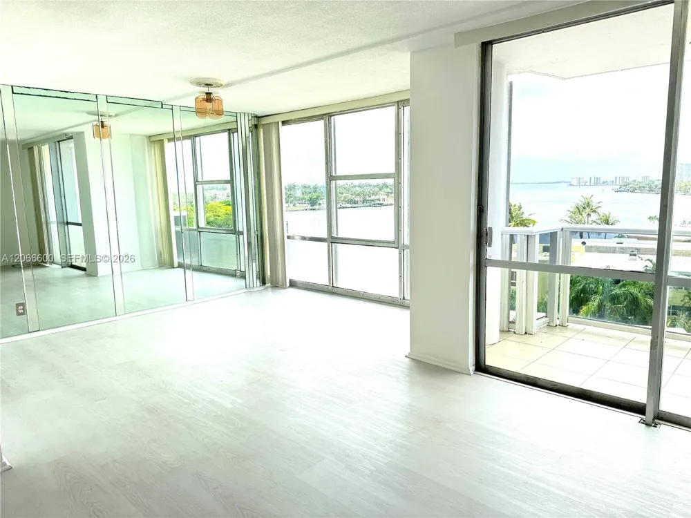 900 Bay Dr #523 Miami Beach, FL 33141
