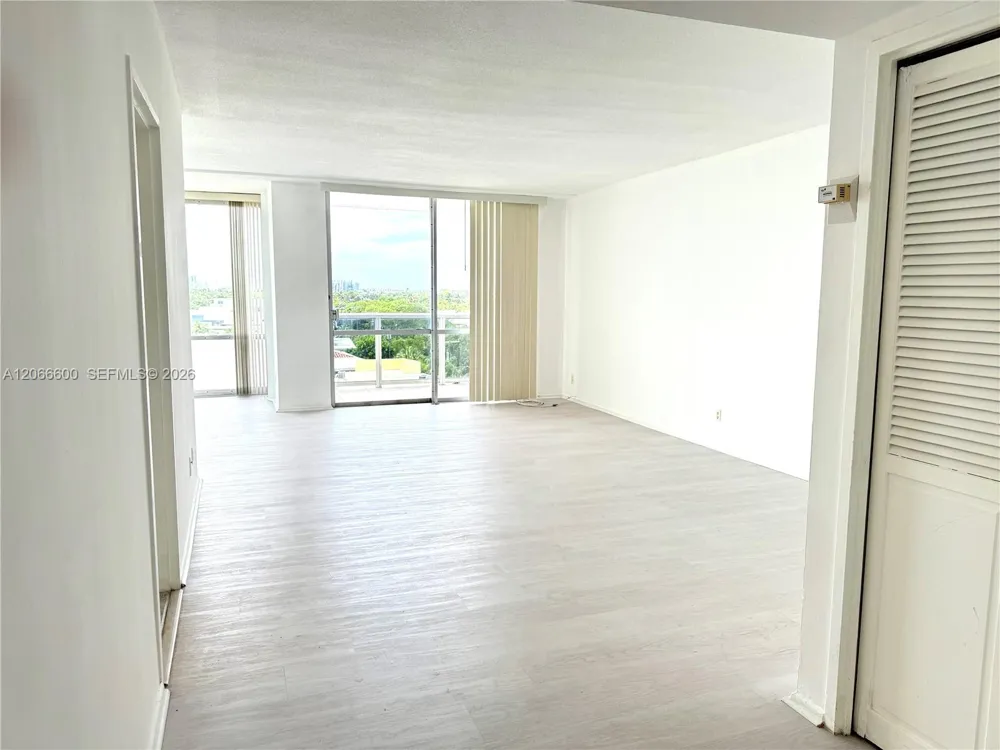 900 Bay Dr #523 Miami Beach, FL 33141