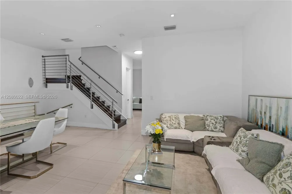 9123 NW 33rd St Doral, FL 33172