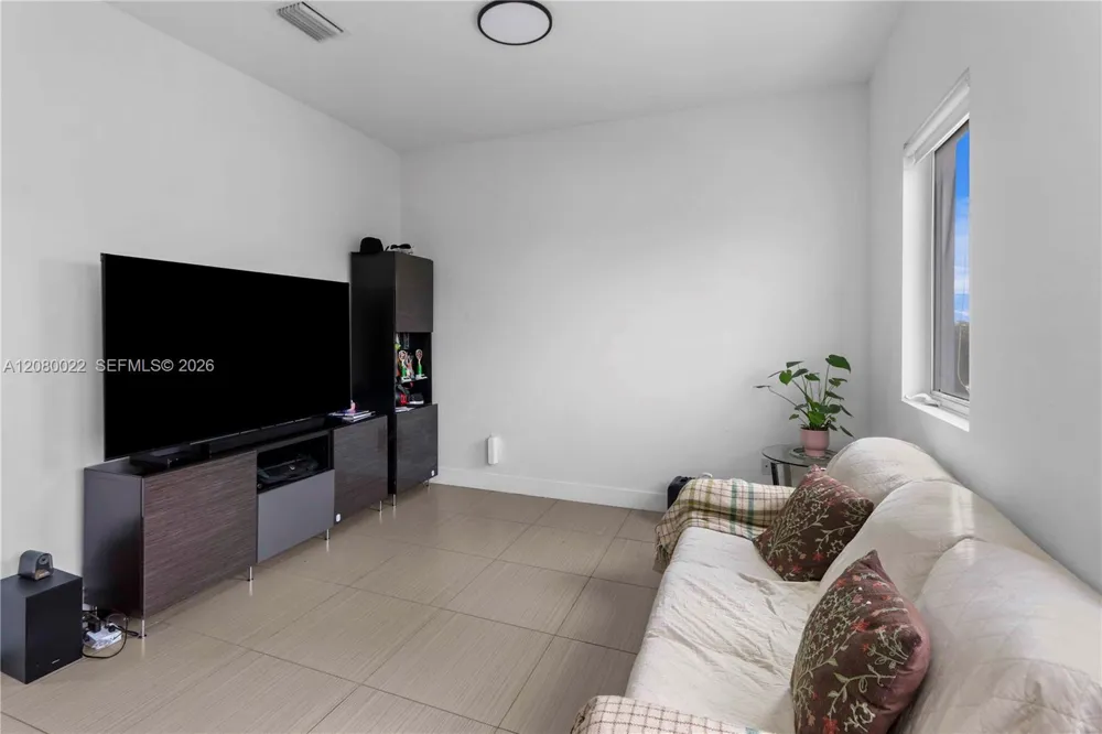 9123 NW 33rd St Doral, FL 33172