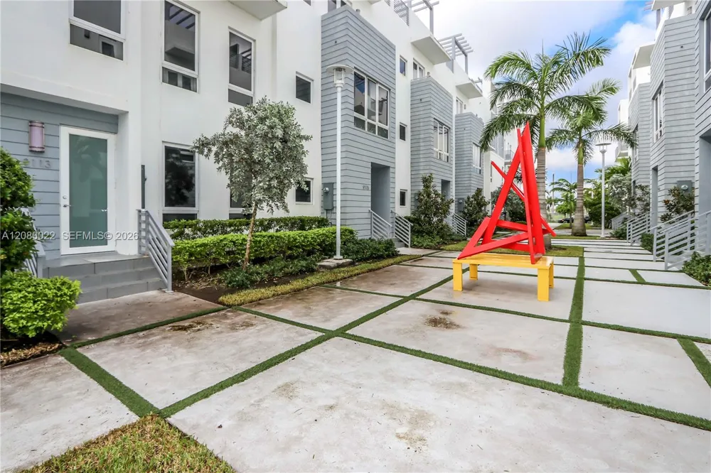 9123 NW 33rd St Doral, FL 33172