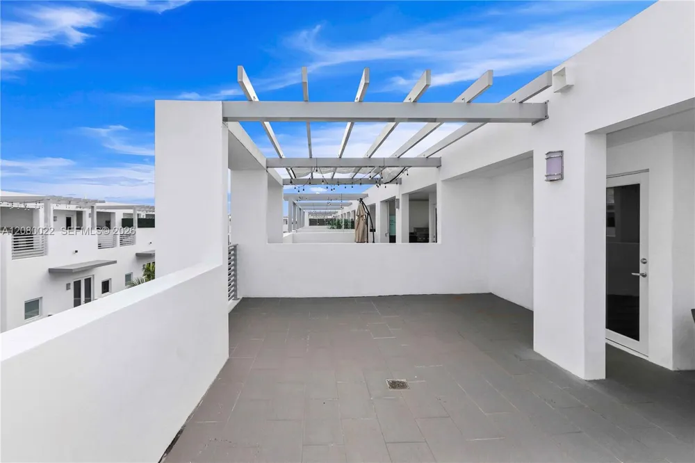 9123 NW 33rd St Doral, FL 33172