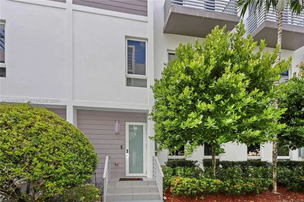 9123 NW 33rd St Doral, FL 33172