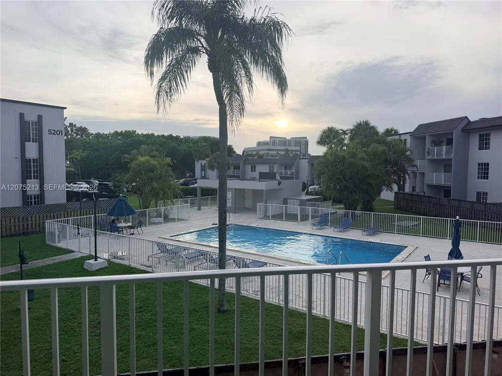 5221 Geneva Way #201 Doral, FL 33166