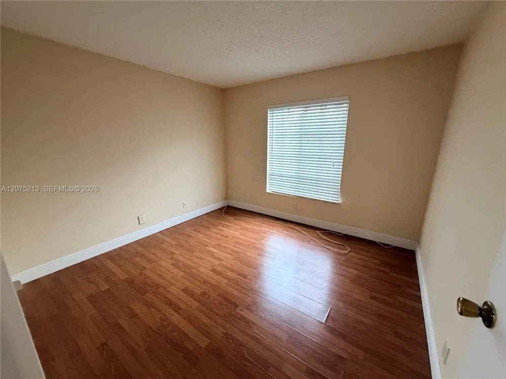 5221 Geneva Way #201 Doral, FL 33166
