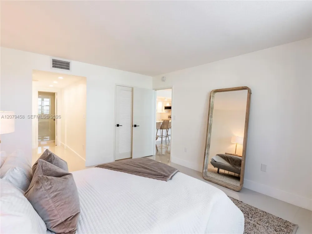 5701 Collins Ave #307 Miami Beach, FL 33140