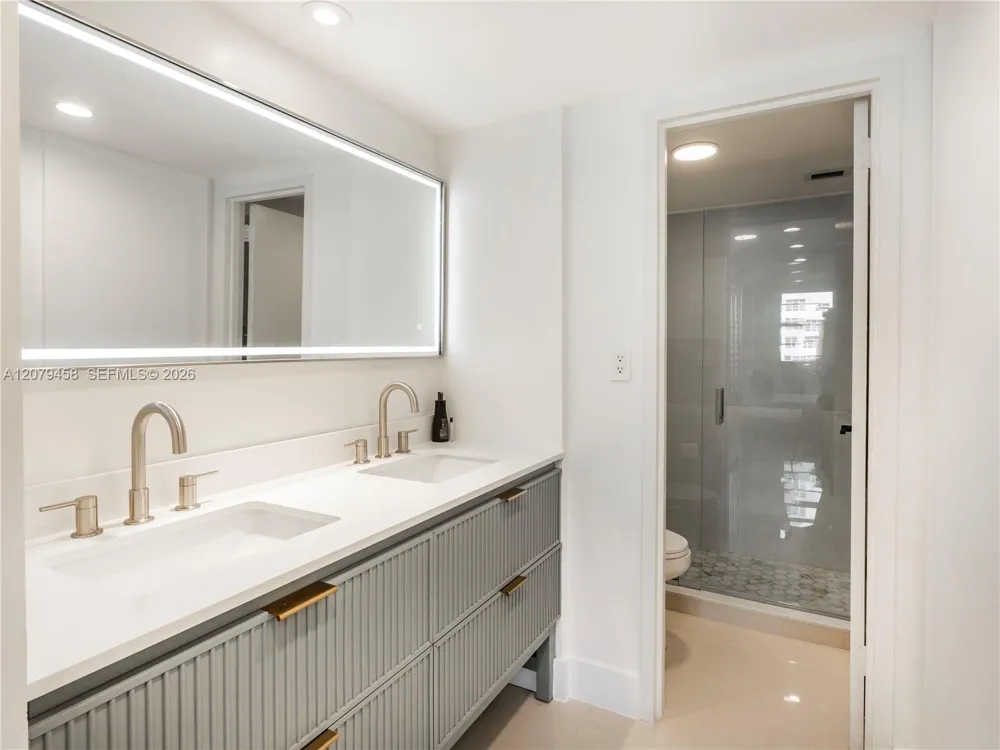 5701 Collins Ave #307 Miami Beach, FL 33140