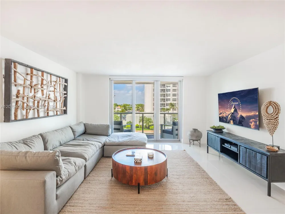 5701 Collins Ave #307 Miami Beach, FL 33140