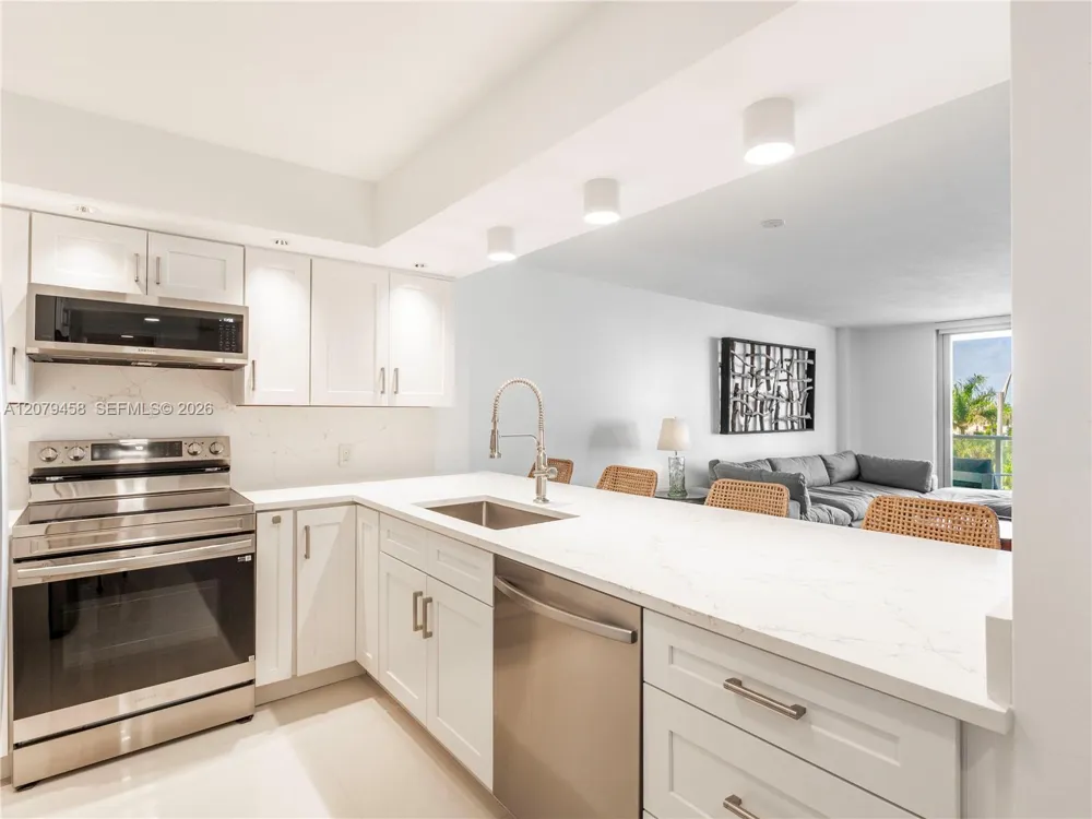 5701 Collins Ave #307 Miami Beach, FL 33140