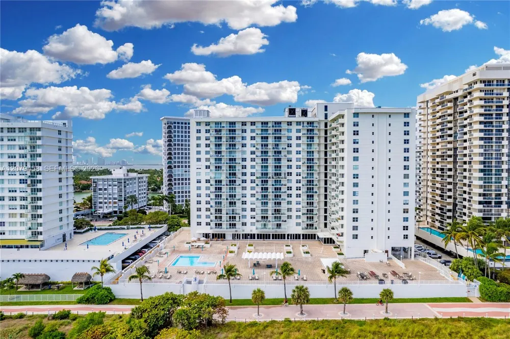 5701 Collins Ave #307 Miami Beach, FL 33140