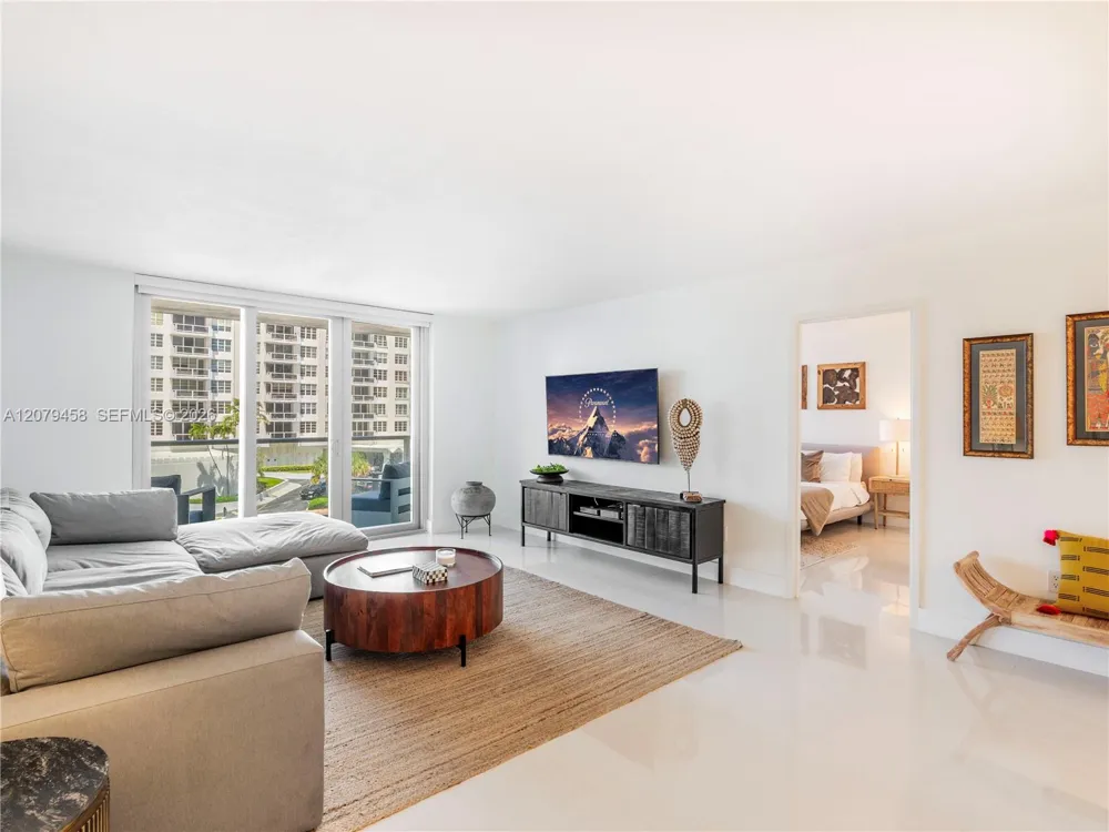 5701 Collins Ave #307 Miami Beach, FL 33140