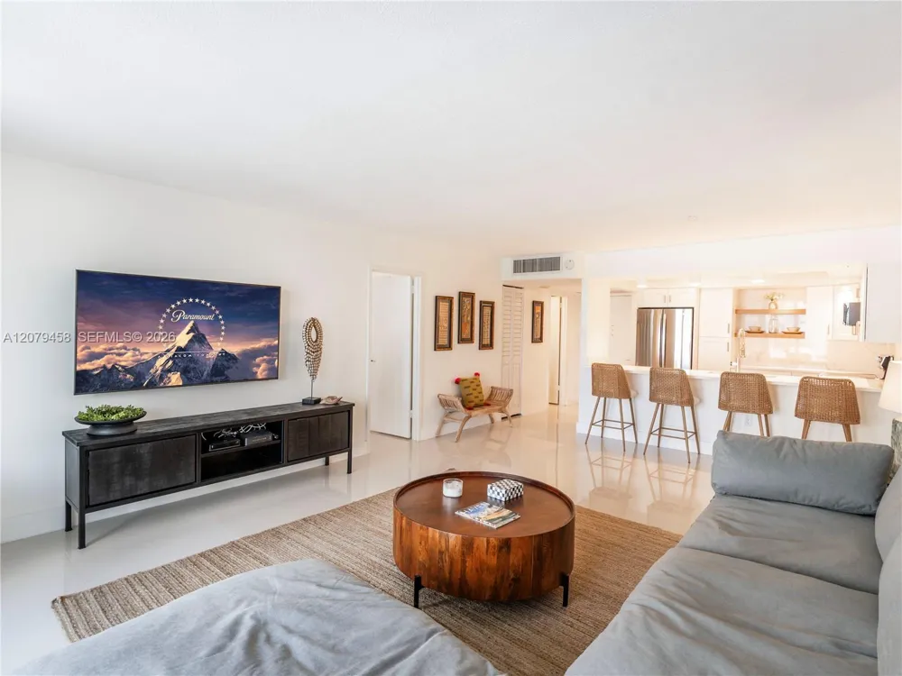 5701 Collins Ave #307 Miami Beach, FL 33140