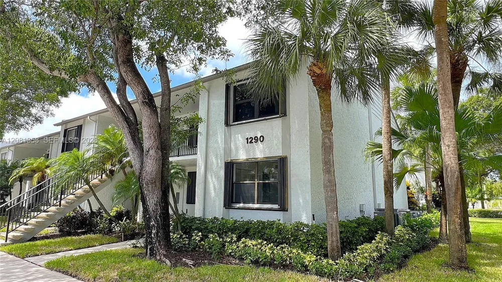 1290 S Military Trl #416 Deerfield Beach, FL 33442