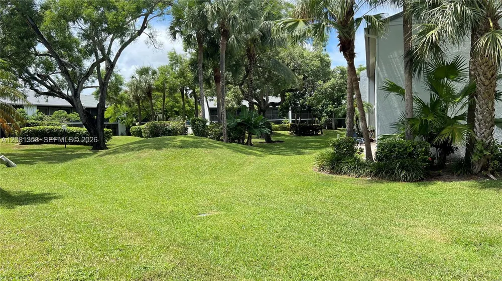 1290 S Military Trl #416 Deerfield Beach, FL 33442