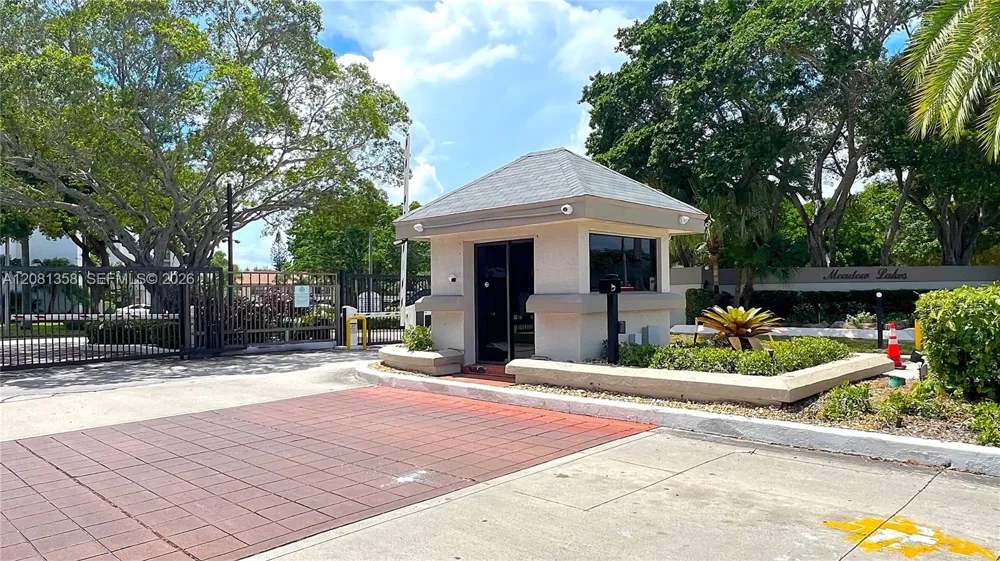 1290 S Military Trl #416 Deerfield Beach, FL 33442
