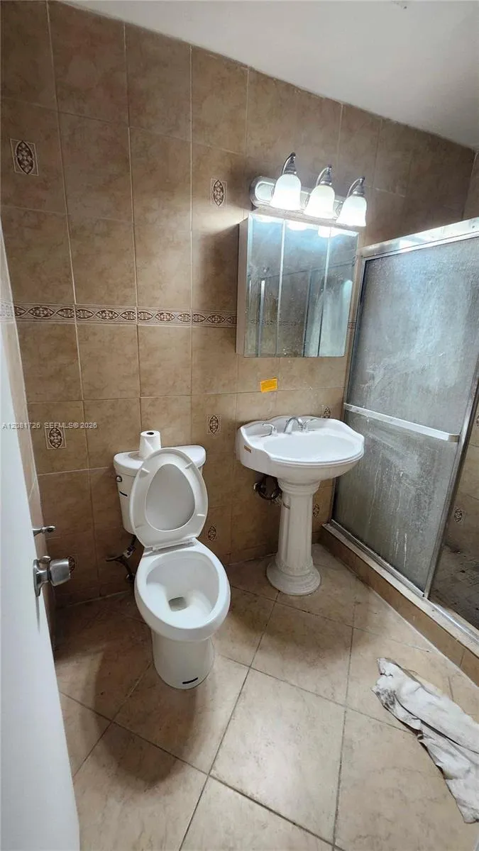 325 NW 133rd St #1 North Miami, FL 33168