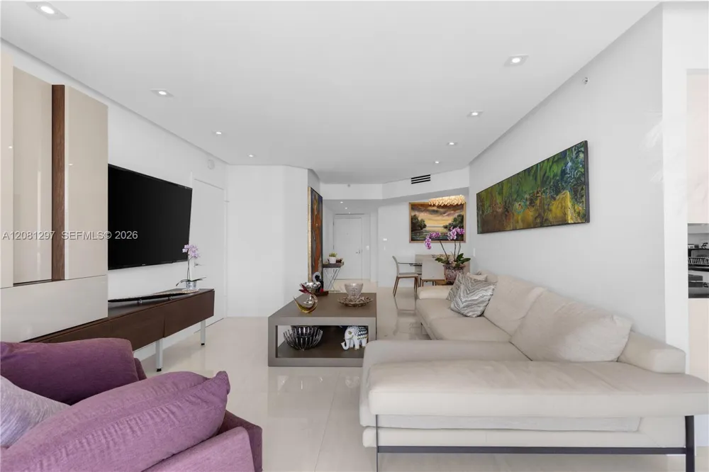 21055 Yacht Club Dr #2807 Aventura, FL 33180