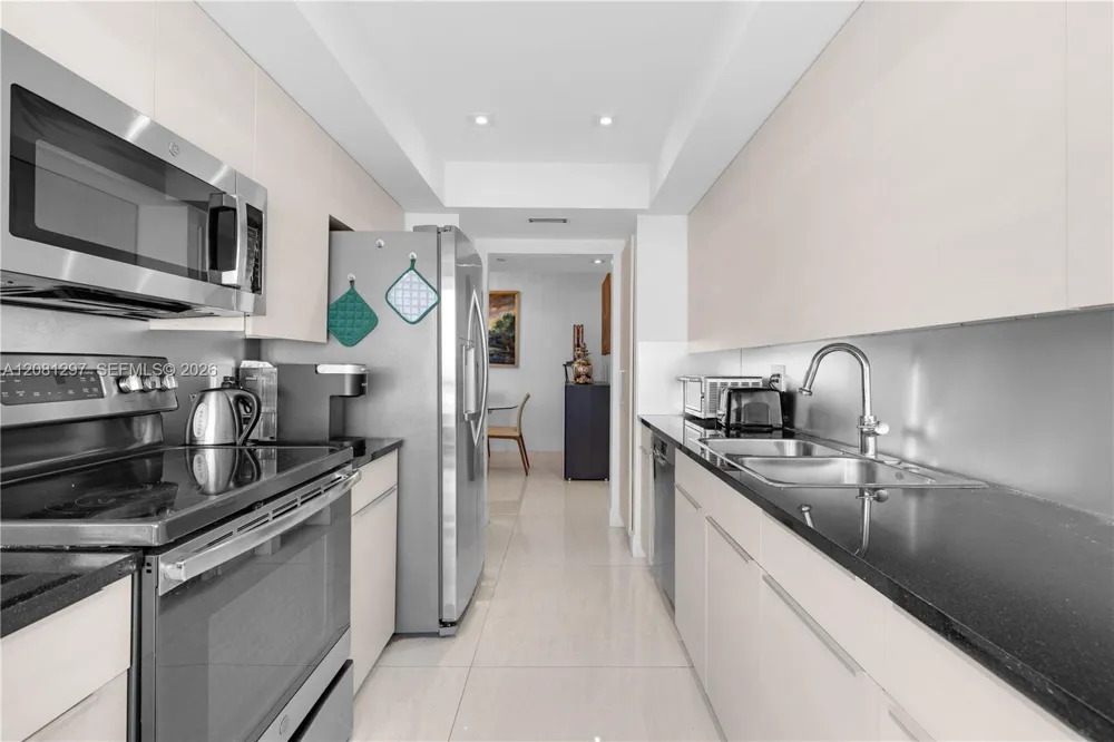 21055 Yacht Club Dr #2807 Aventura, FL 33180