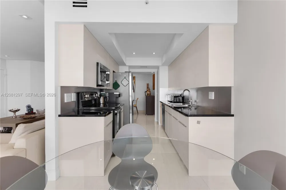 21055 Yacht Club Dr #2807 Aventura, FL 33180