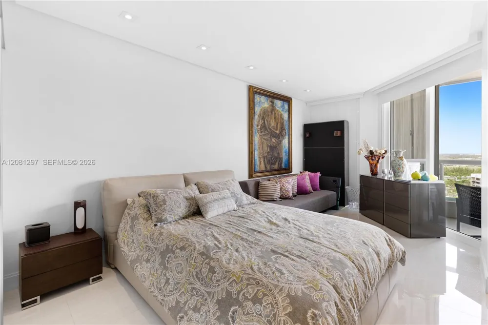 21055 Yacht Club Dr #2807 Aventura, FL 33180