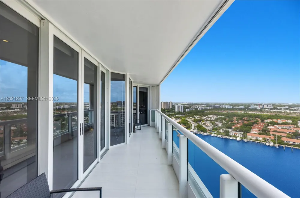 21055 Yacht Club Dr #2807 Aventura, FL 33180