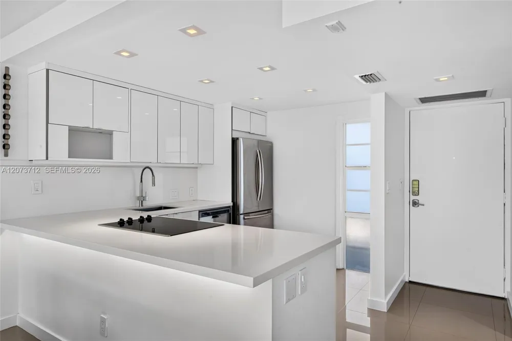 3301 Country Club Dr #310 Aventura, FL 33180