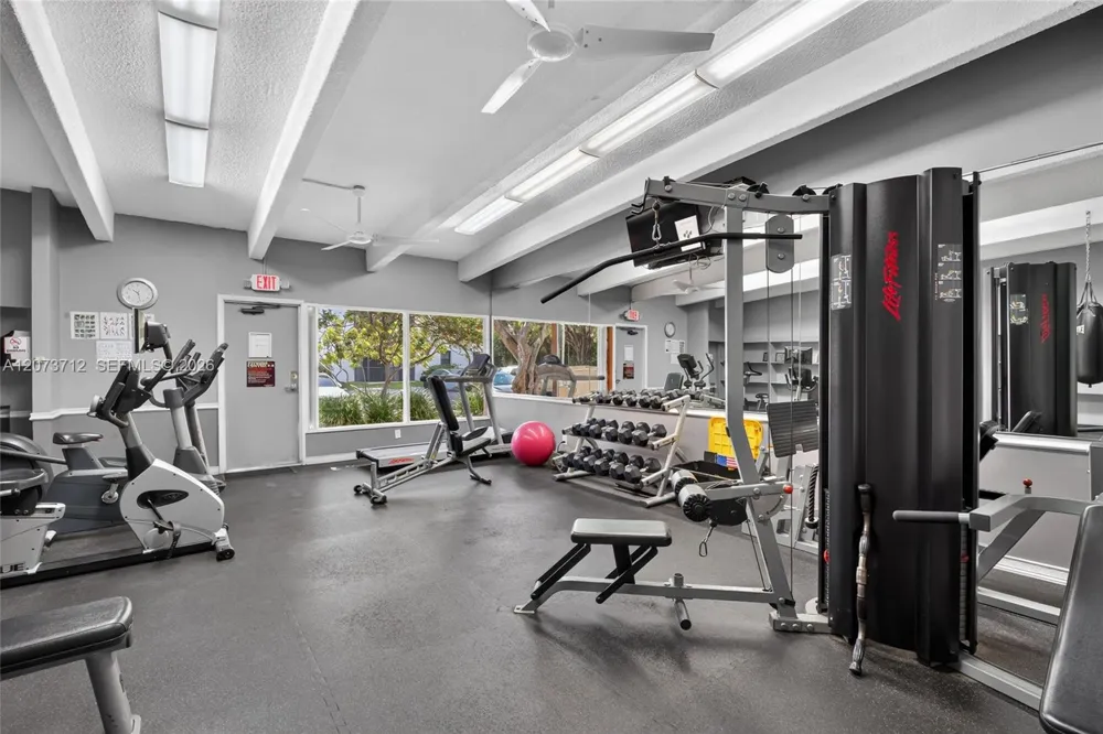 3301 Country Club Dr #310 Aventura, FL 33180